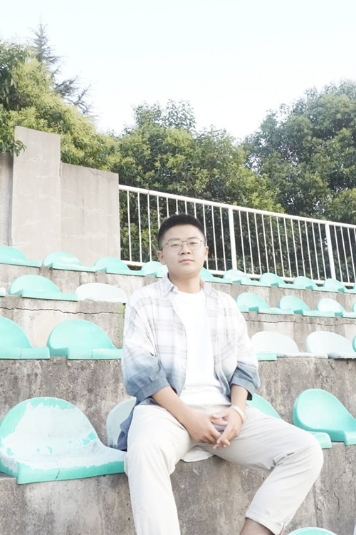 0a8d86da9121477f9879b49e01fdd6b9.jpg 马东_副本.jpg