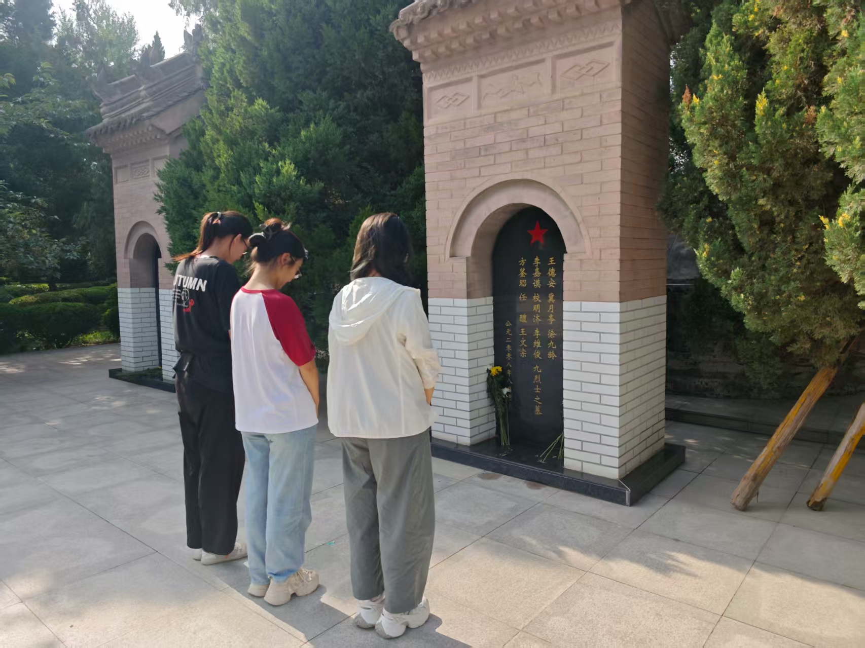 烈士陵园(1).jpg