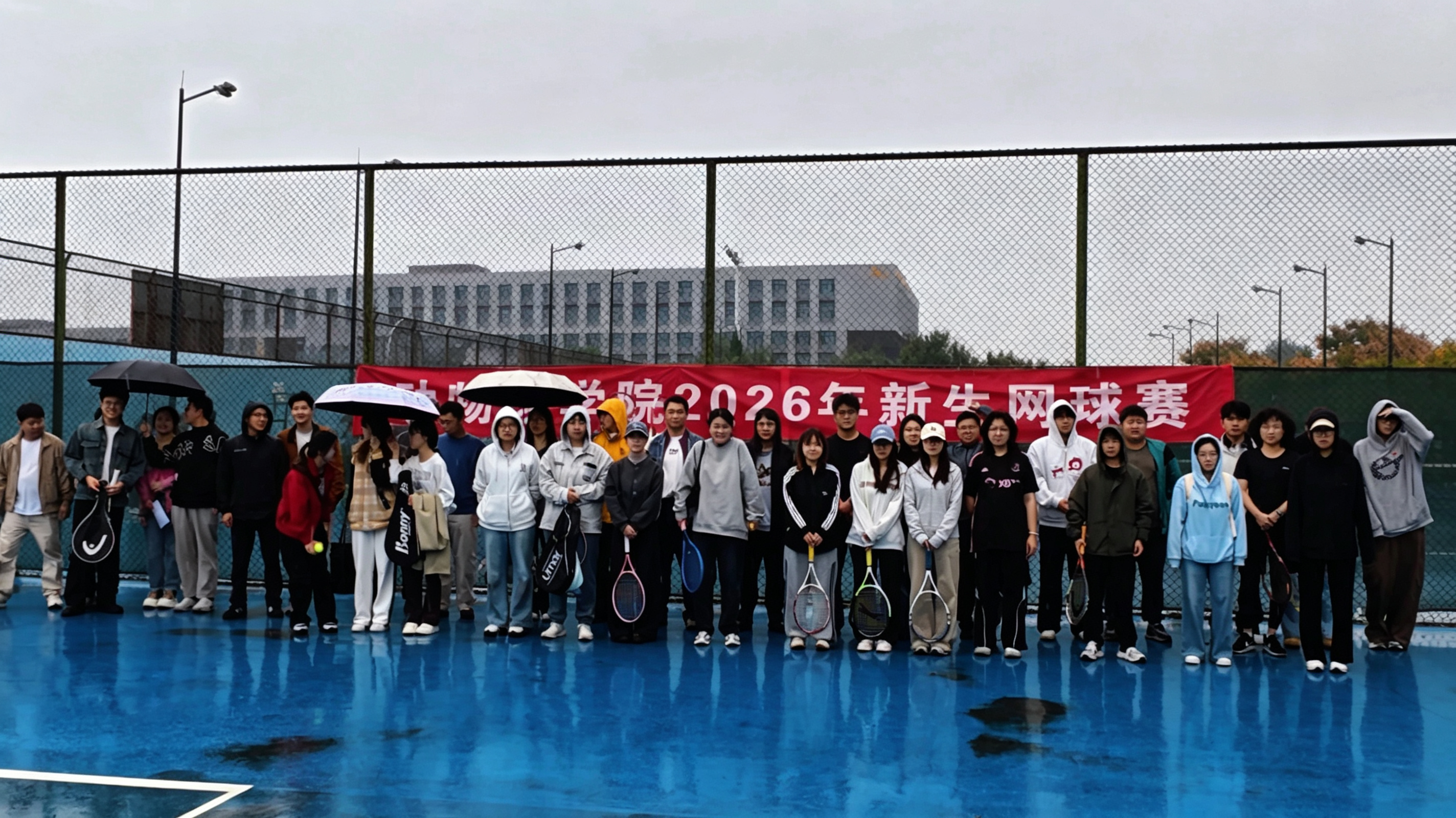 动医新生网球赛合影.png