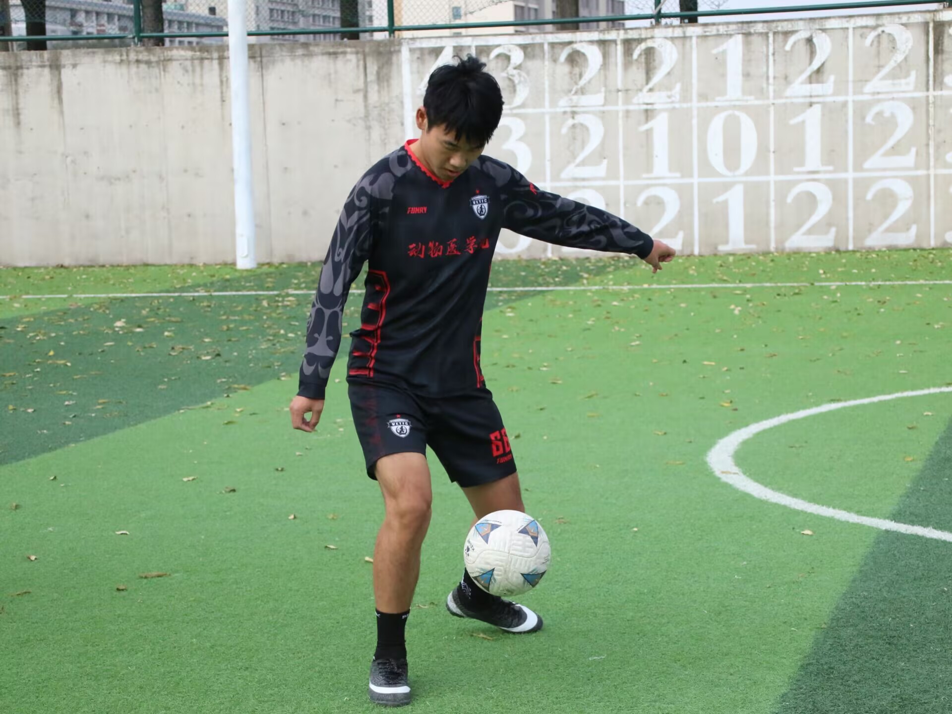 与学长的友谊赛_20261013131513.jpg